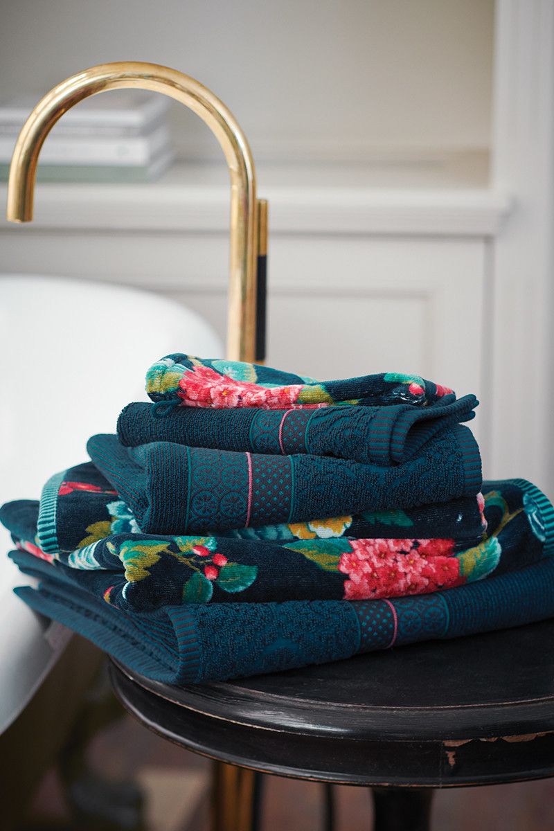 Huge bath towels cheap