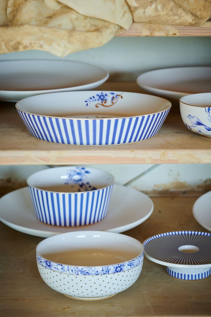 Royal Stripes Deep Plate Blue 21.5 cm 