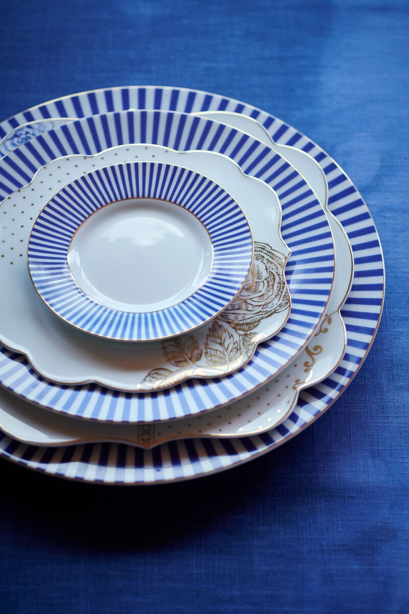 Royal Stripes Pastry Plate Blue 17 cm