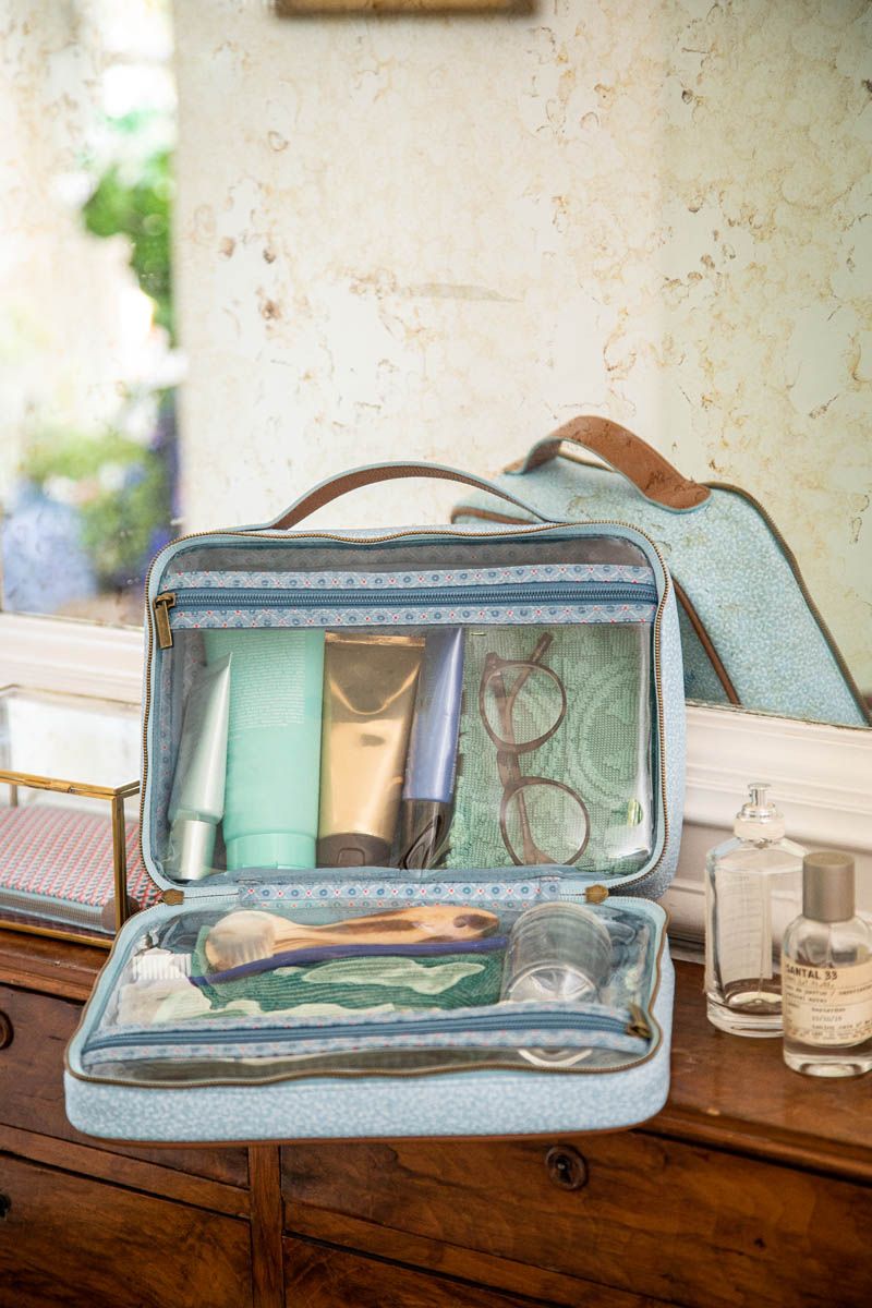 Beautycase Rechteckig Gross Flower Festival Hellblau