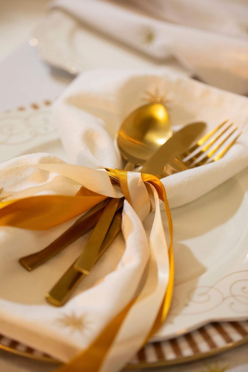 Set/2 Servetten Borduursel Sterren Goud