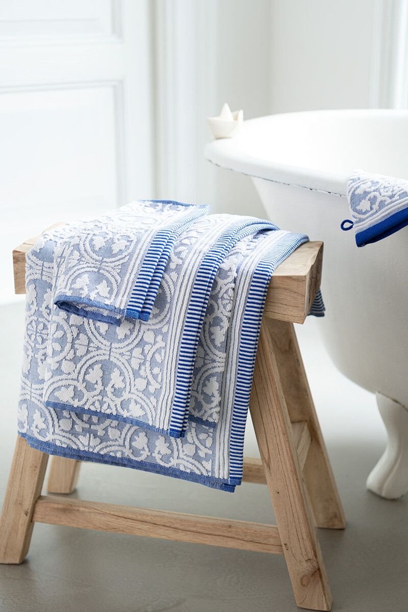 Large Bath Towel Tile de Pip Blue 70x140 cm