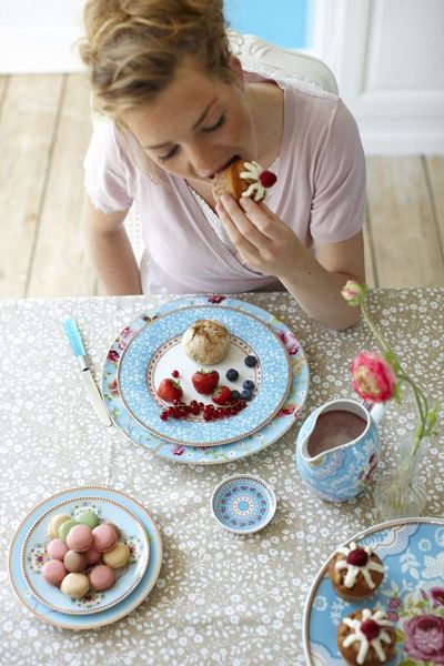 Floral Pastry Plate blue 17 cm