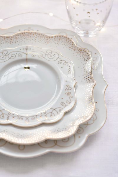 Royal Winter White Pastry Plate 17cm