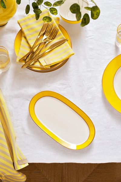 Pip Chique Cake Tray Oval Yellow