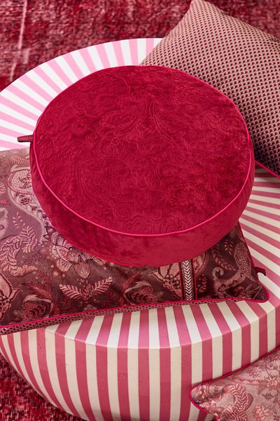 Cushion Round Quiltey Days Dark Pink