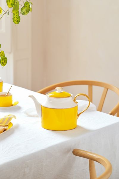 Pip Chique Teapot Large Yellow