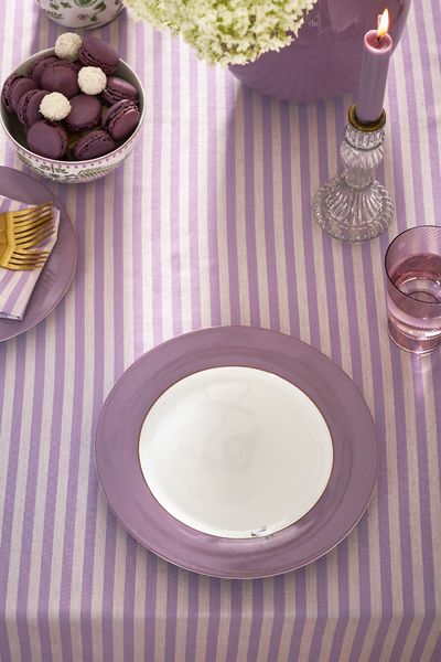 Lily & Lotus Breakfast Plate Lilac 23cm