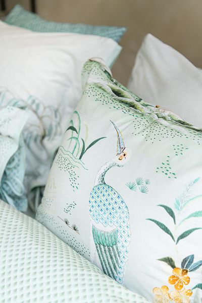Cushion Square Japonica White