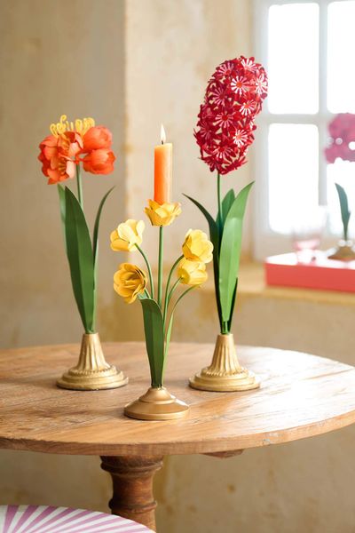 Bougeoir Boule en Métal Fleur Orange 22.5cm