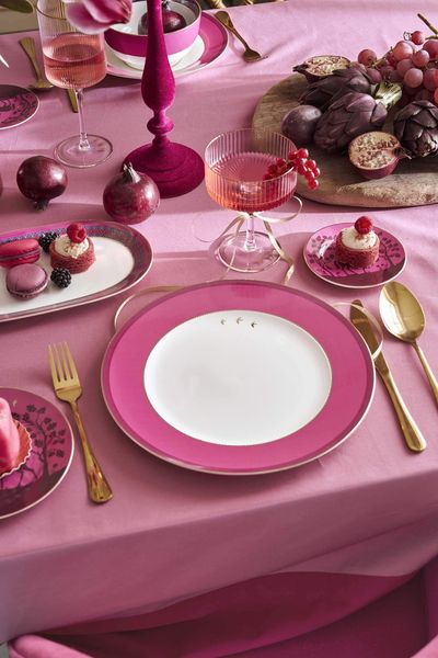 Dinner Plate Pip's Deerest Darling Pink 28cm