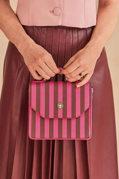 Frances Schoudertas Small Streep Roze